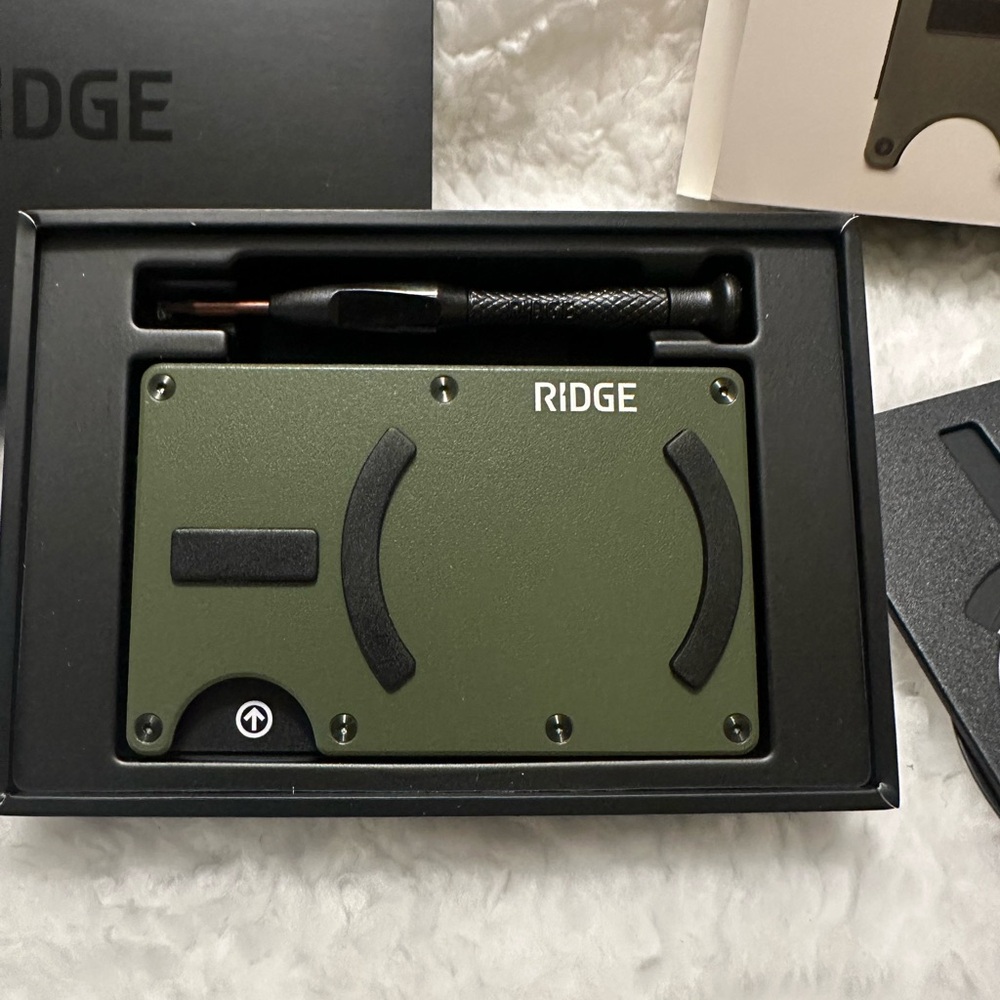 Ridge wallet- olive - new